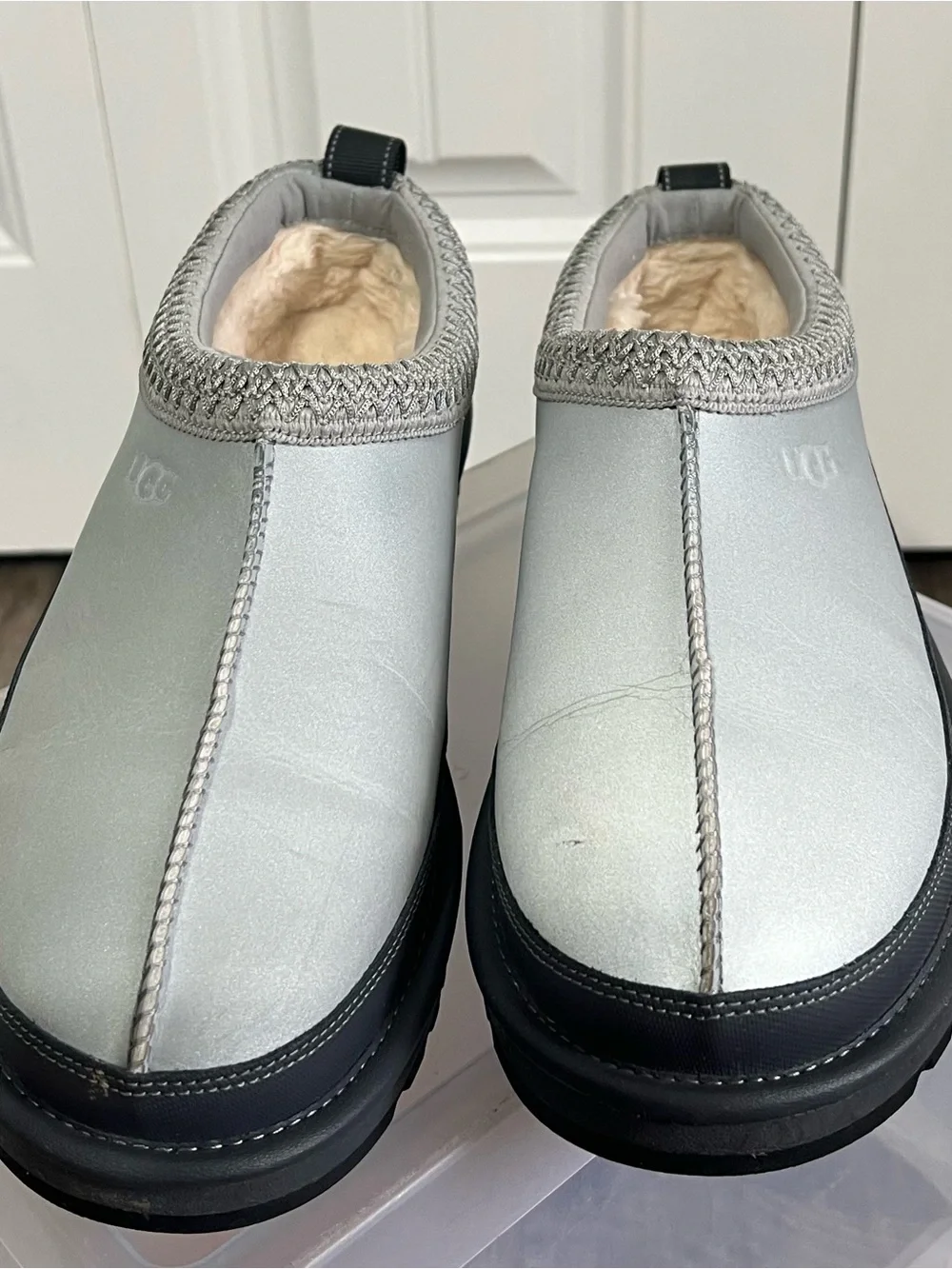 UGG Tasman Reflective Men's Silver Slip-On Quilted Collar with Black Vibram Sole